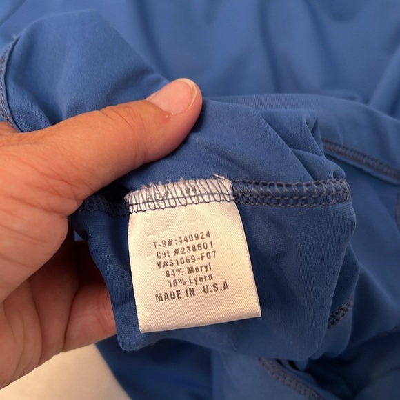 TITLE NINE LONG  SLEEVE PERFORMANCE TOP MEDIUM - Picture 11 of 12